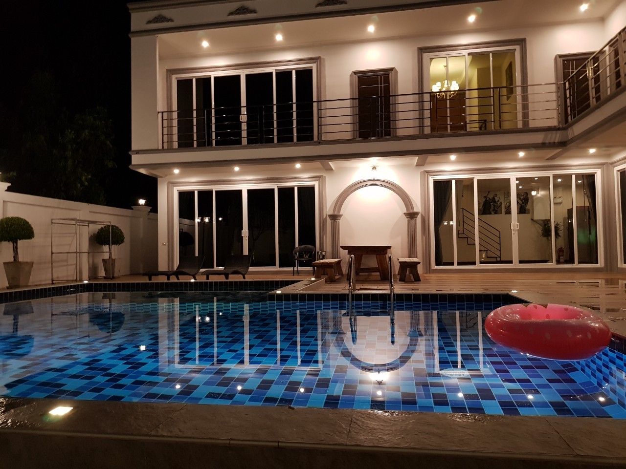 deed92b9aae1f.jpg