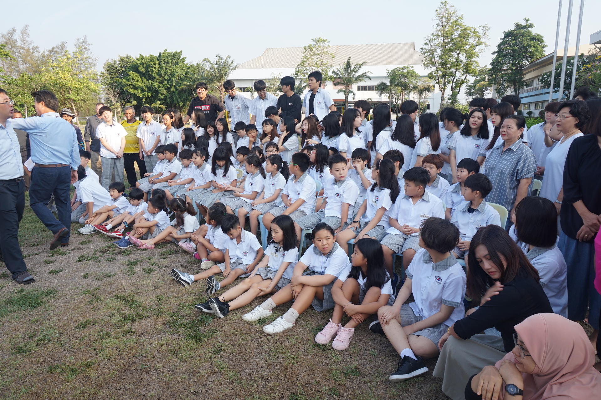 방콕한국국제학교 단체사진 촬영 : 방콕한국국제학교