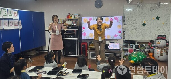  감성스토리교육원 강사들의 감성아트 프로그램 활동을 통해 선덕원 아동들에게 의미있고 즐거운 시간을 선사했다.