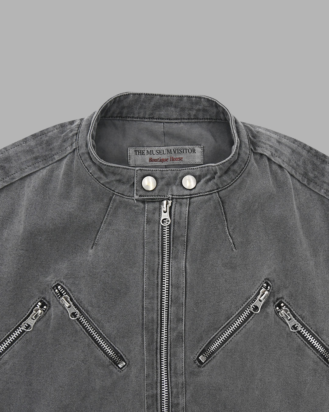 THE VISITOR PIGMENT RIDER JACKET (CHARCOAL) : THE MUSEUM VISITOR