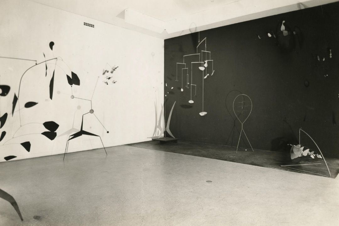 installation photograph, Alexander Calder: Sculptures and Constructions, The Museum of Modern Art, New York, 1943 Photograph by Soichi Sunami © Museum of Modern Art, Soichi Sunami