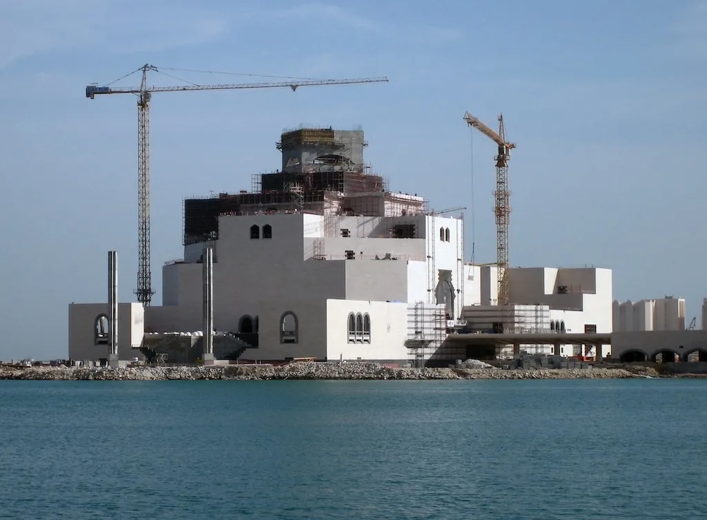 The Museum of Islamic Art by architect I. M. Pei under construction in Doha, Qatar, 2007 Photo © Fabian Servagnat