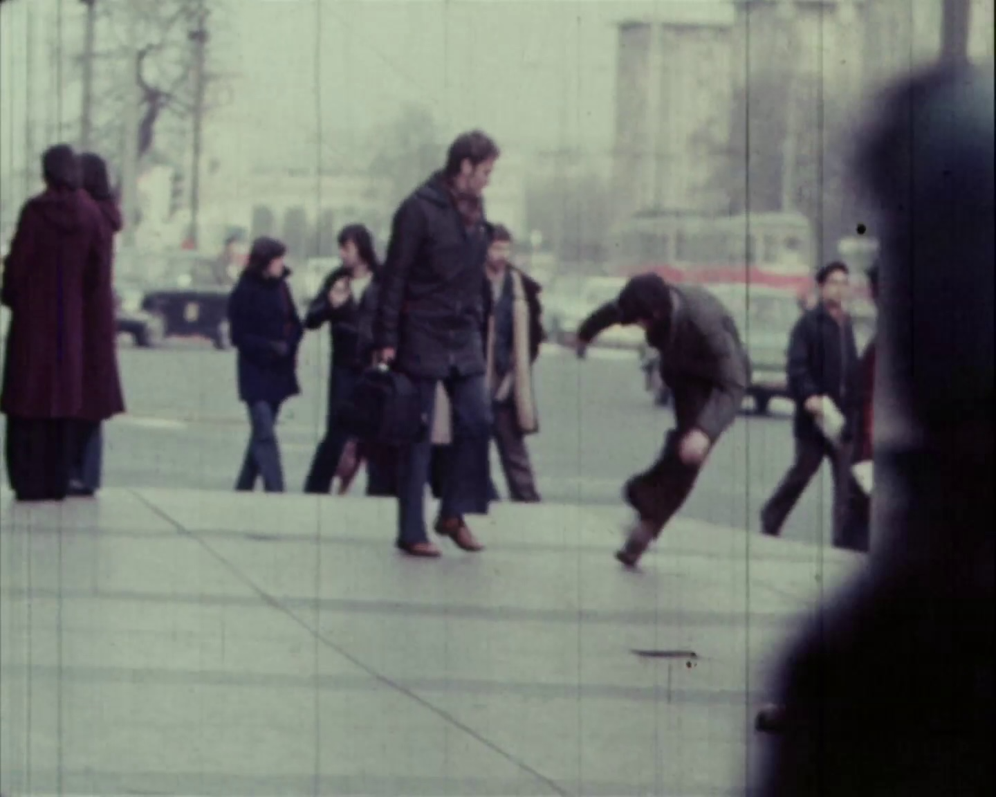 Akademia Ruchu, Potknięcie [The Stumble] (1977). Video still. © Akademia Ruchu.