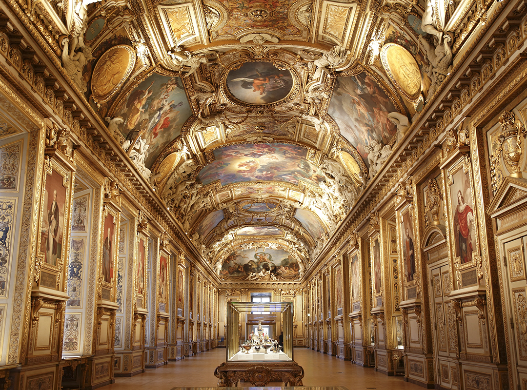 Sun, Gold and Diamonds. Louvre museum