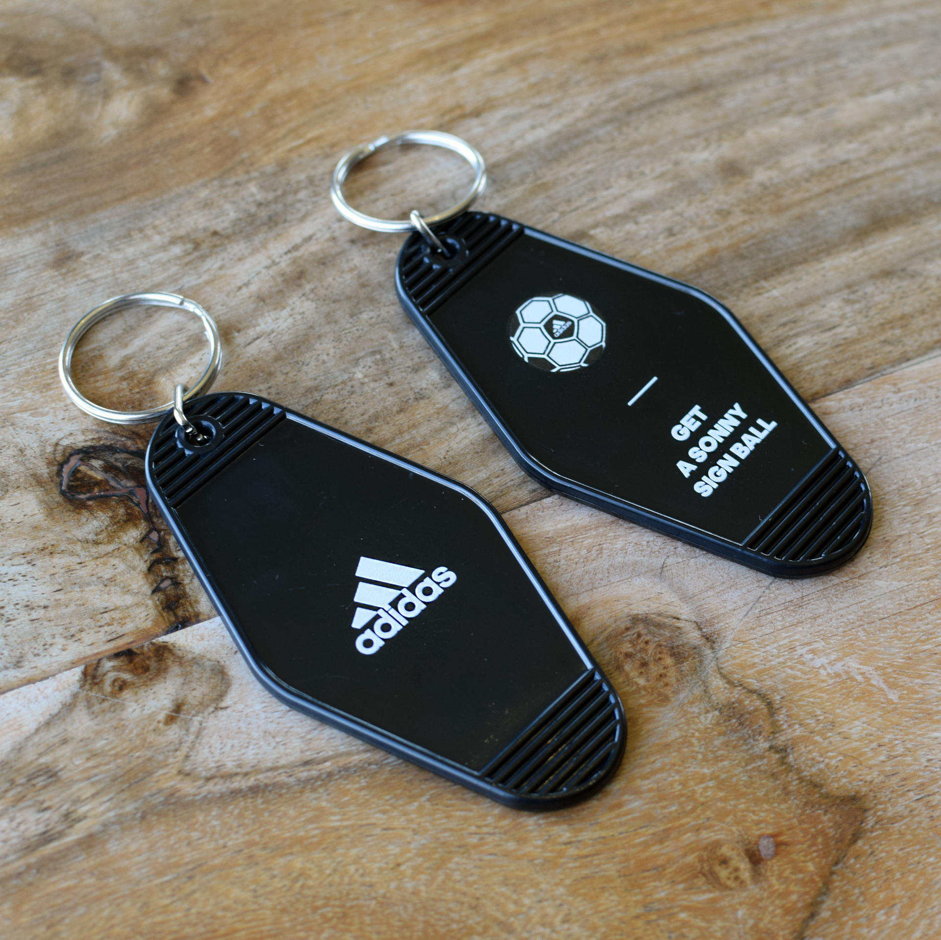 코인사이드 아크릴 호텔키링 주문제작 : 아델라운지 프로젝트