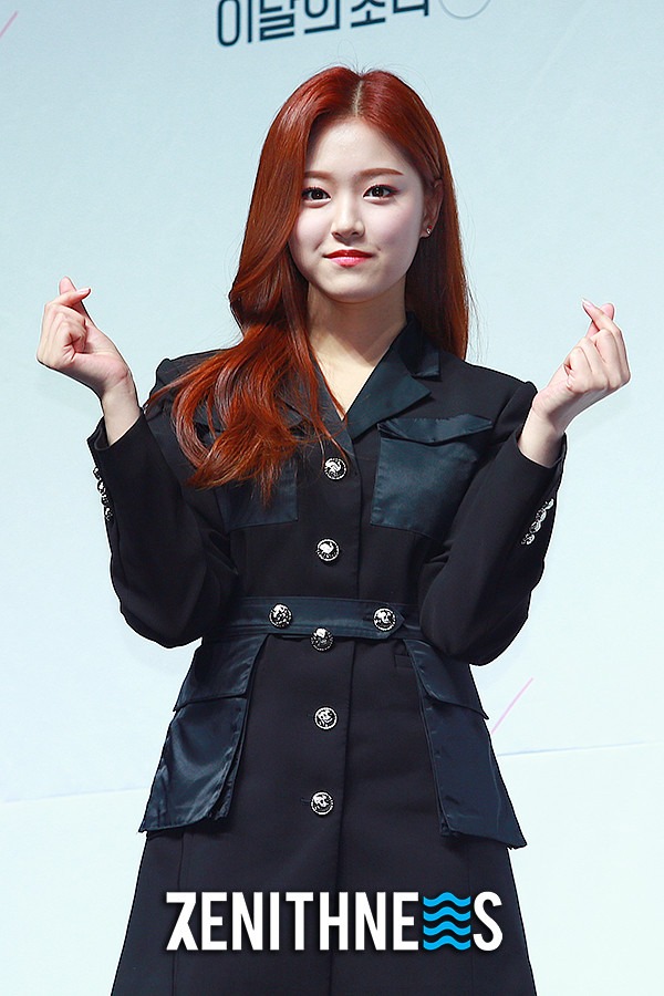 ▲ 이달의 소녀 현진-여진 ‘오빛 심장 저격하는 찐찐이들!’ (사진=문찬희 기자)