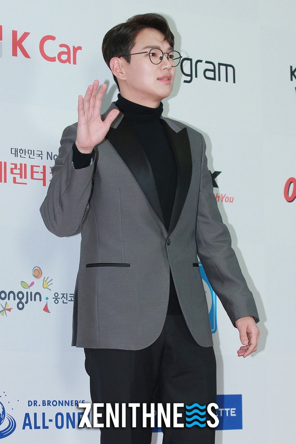 ▲ 헨리-장성규 ‘내년 예능도 저희가 책임져요’ (사진=문찬희 기자)