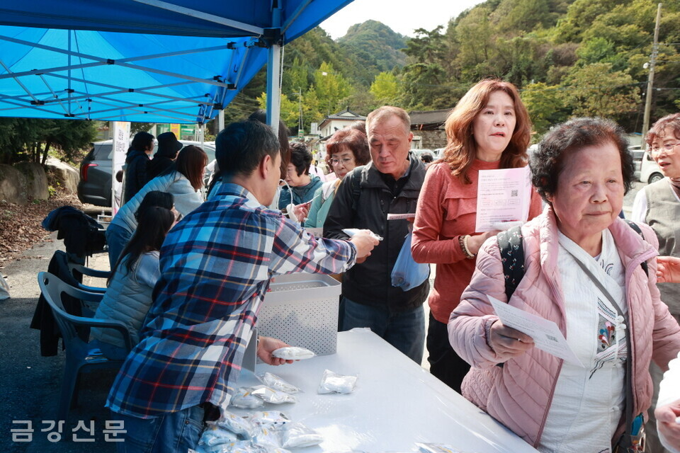 &nbsp;이번 사회복지대회는 종단과 복지재단의 사회복지역량을 홍보하고, 우수 사회복지 프로그램을 소개하고자 마련됐다.