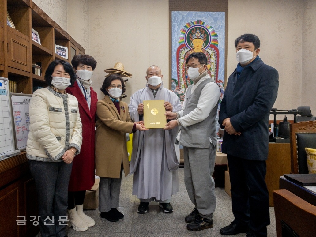 클릭하면 큰 이미지로 볼수 있습니다.