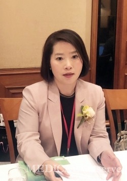 대한신경과의사회는 24일 밀레니엄힐튼호텔에서 제30회 춘계학술대회 기자간담회를 열고, 노인환자 증가에 따라 신경과 전문의 배출도 늘려야한다고 주장했다.
