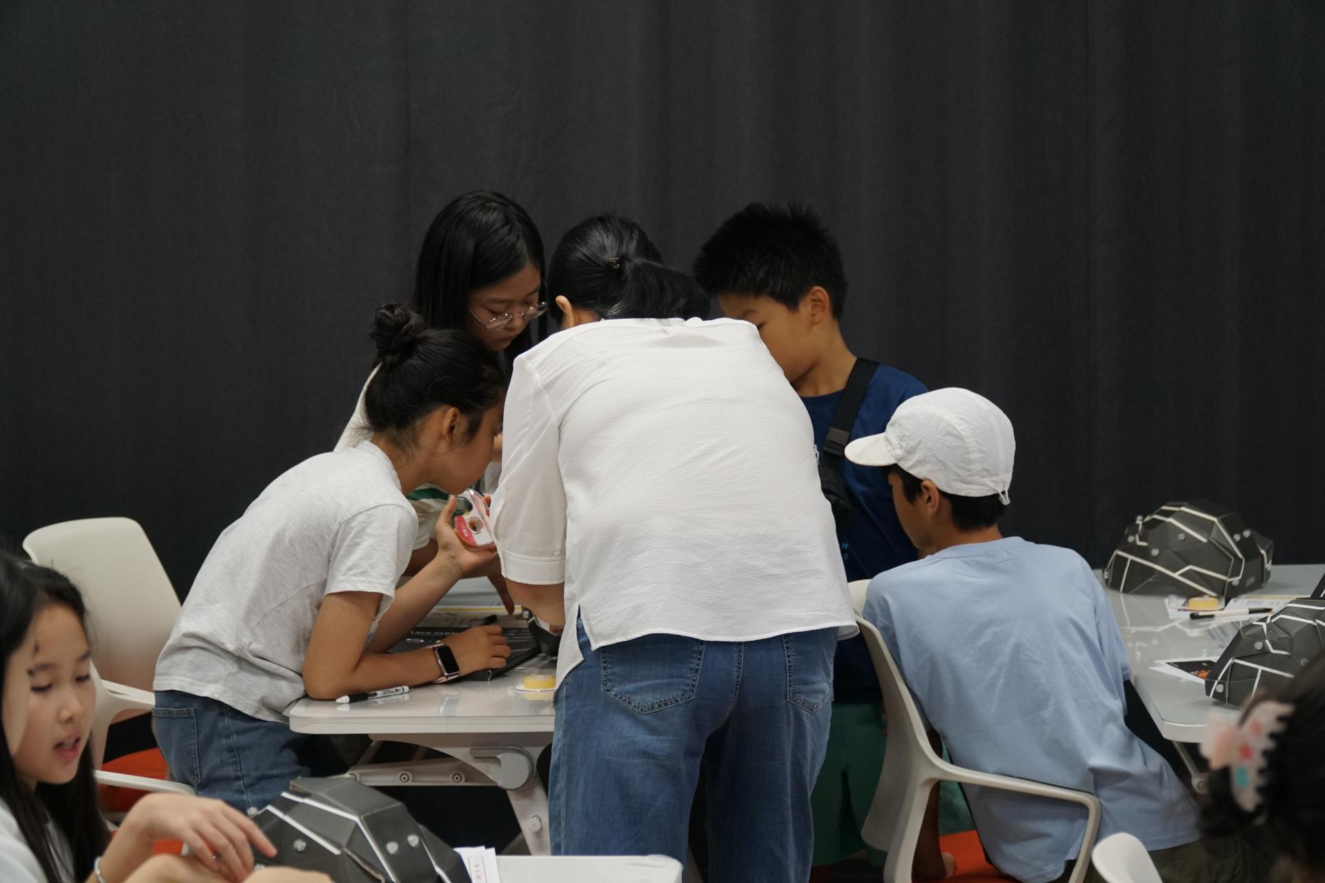 d983083e03c06.jpg