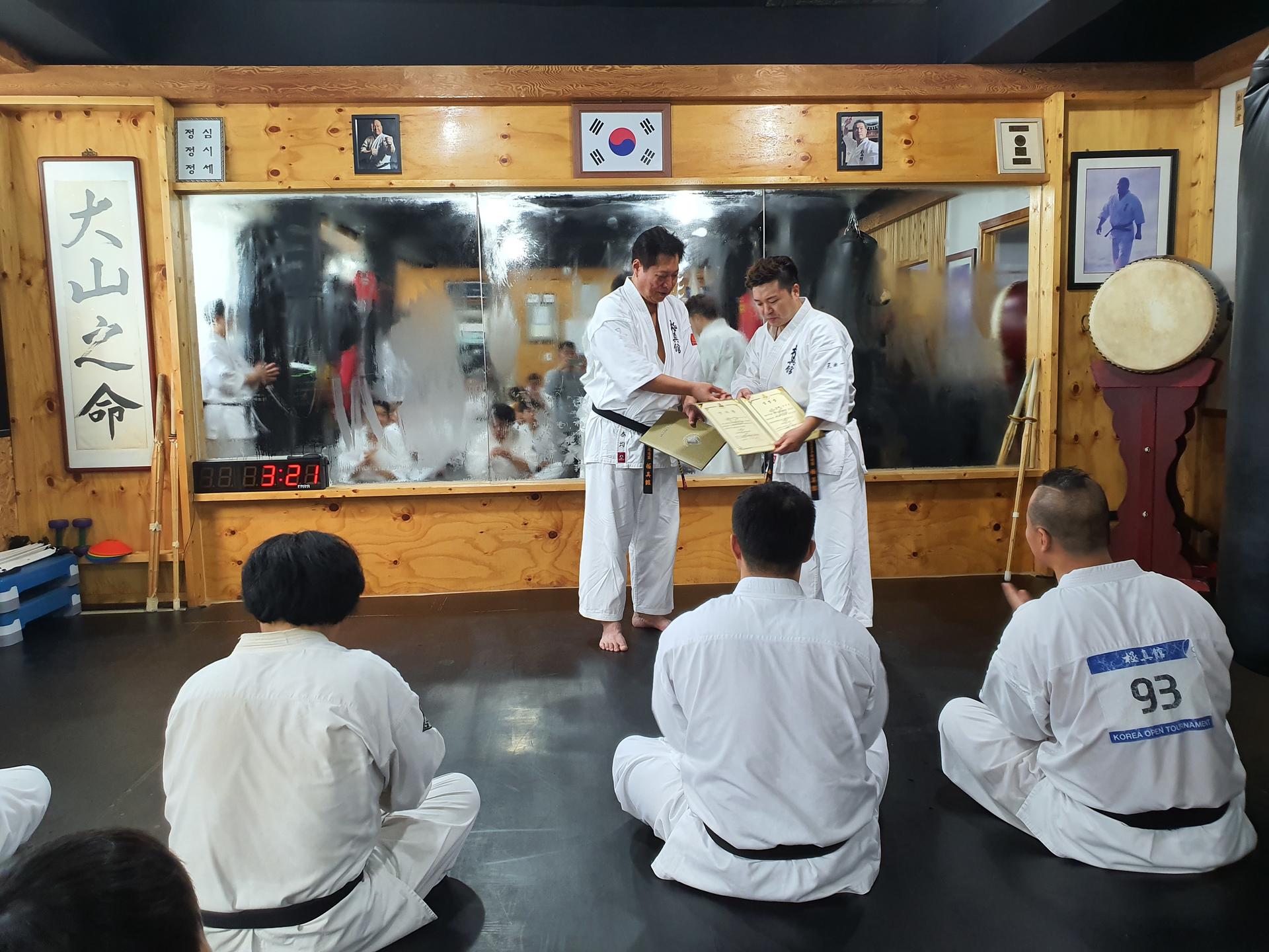 b3351067e0fd3.jpg