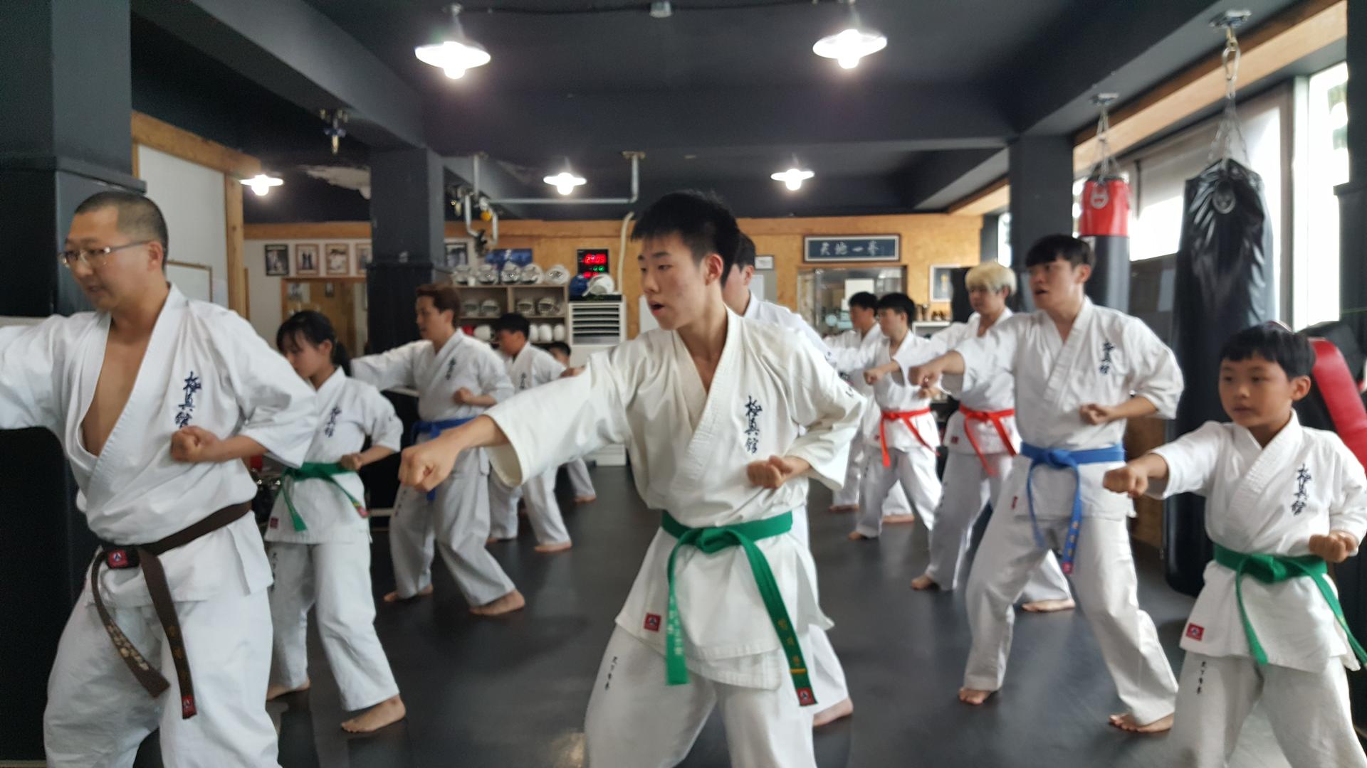 ce2992003adee.jpg
