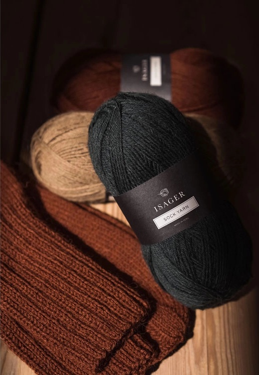 ISAGER SOCK YARN [40% Easy Wash Alpaca, 40% Easy Wash Merino Wool and 20% Recycled Nylon]