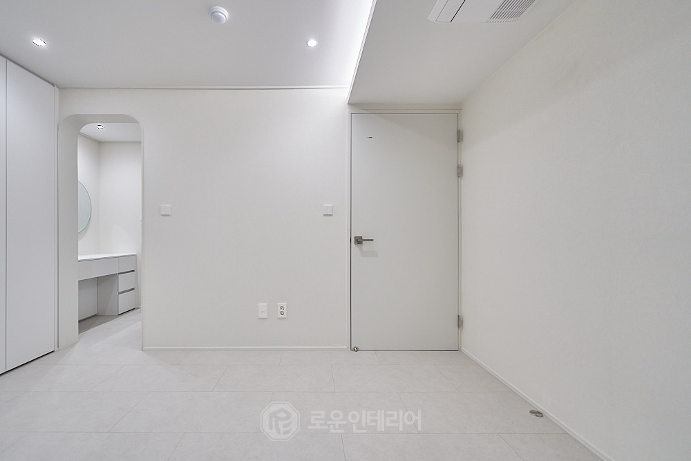 창원 노블파크 34평 인테리어 안방 - 아치 게이트와 화장대 코너 창원 노블파크 34평 인테리어 안방 - 아치 게이트와 화장대 코너