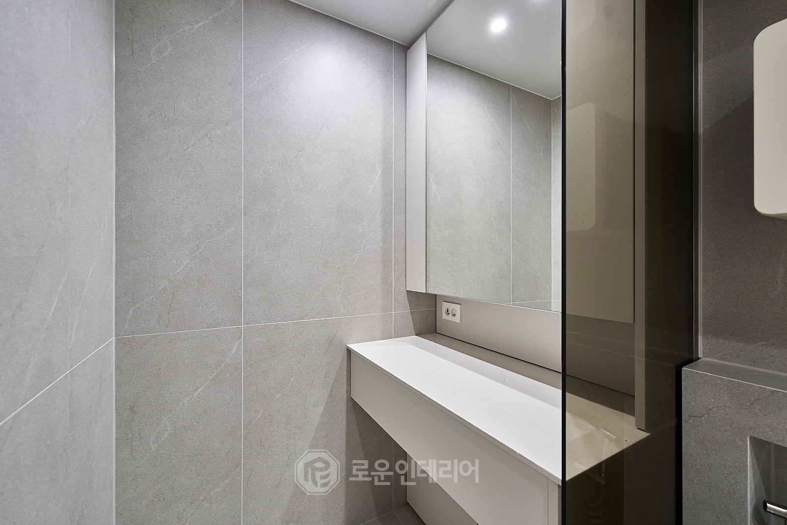 70a53f42cde28.jpg