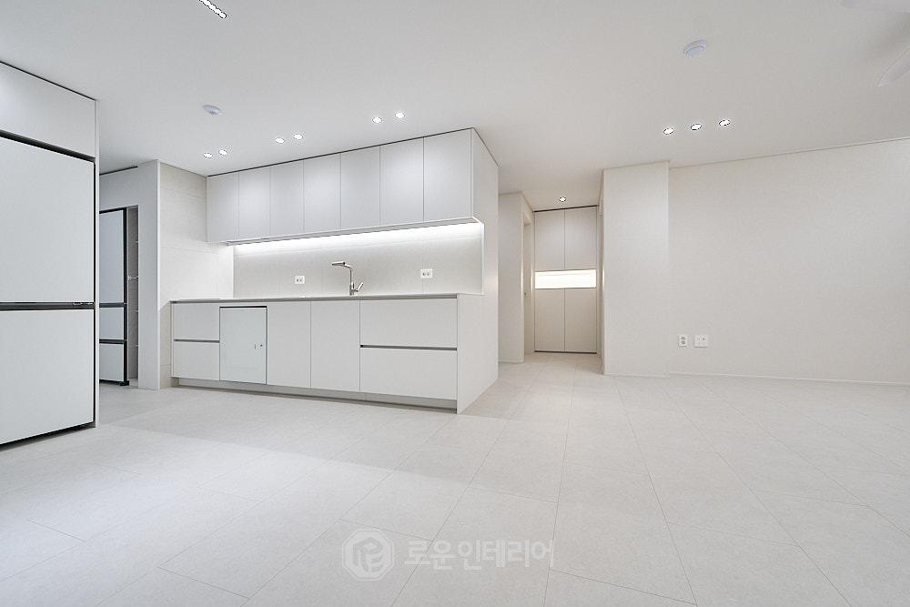 반림동 34평 아파트 인테리어 주방 - 상부장 하부 T5 간접조명 반림동 34평 아파트 인테리어 주방 - 상부장 하부 T5 간접조명