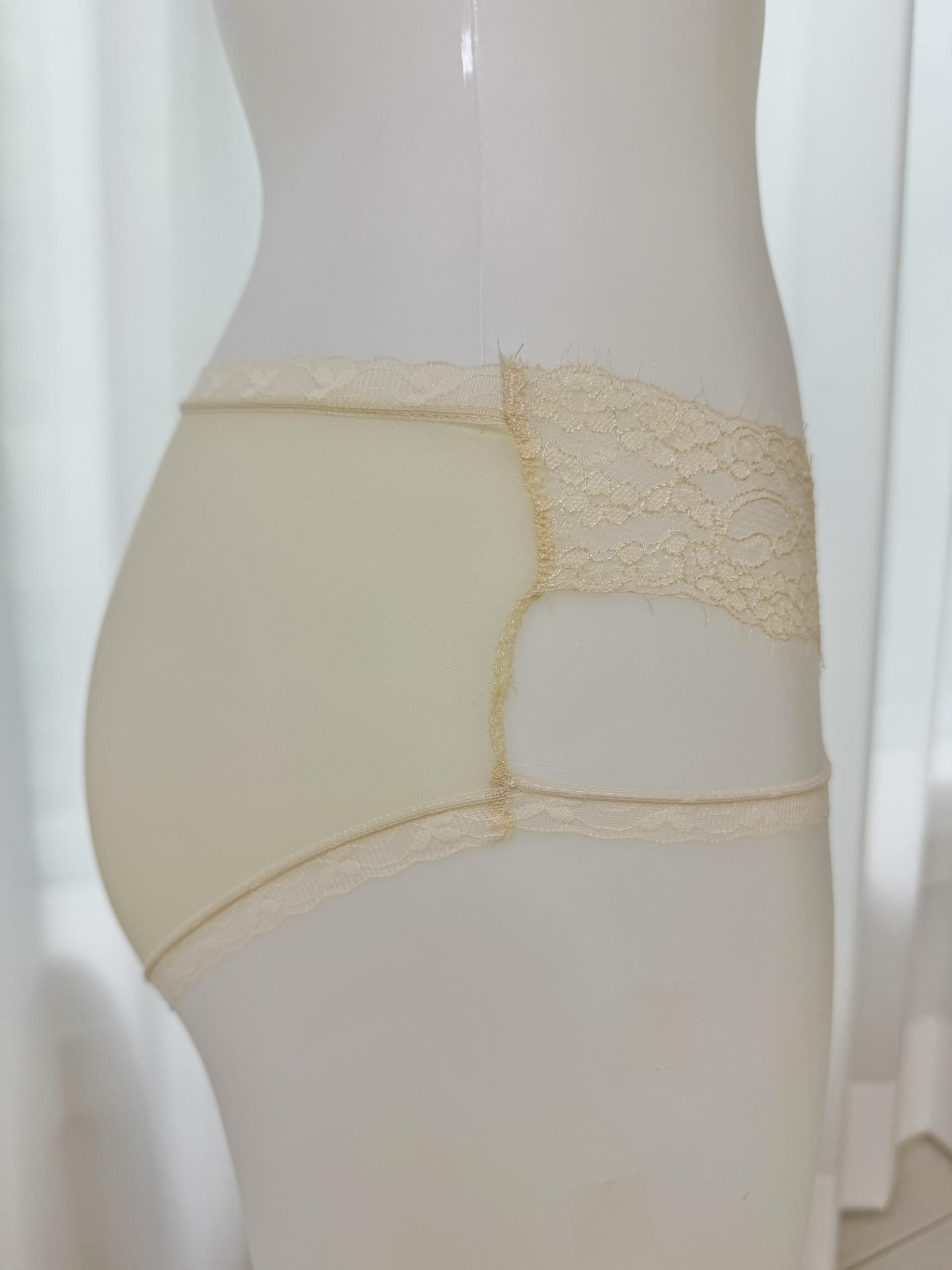 로맨틱 밀크 삼각팬티