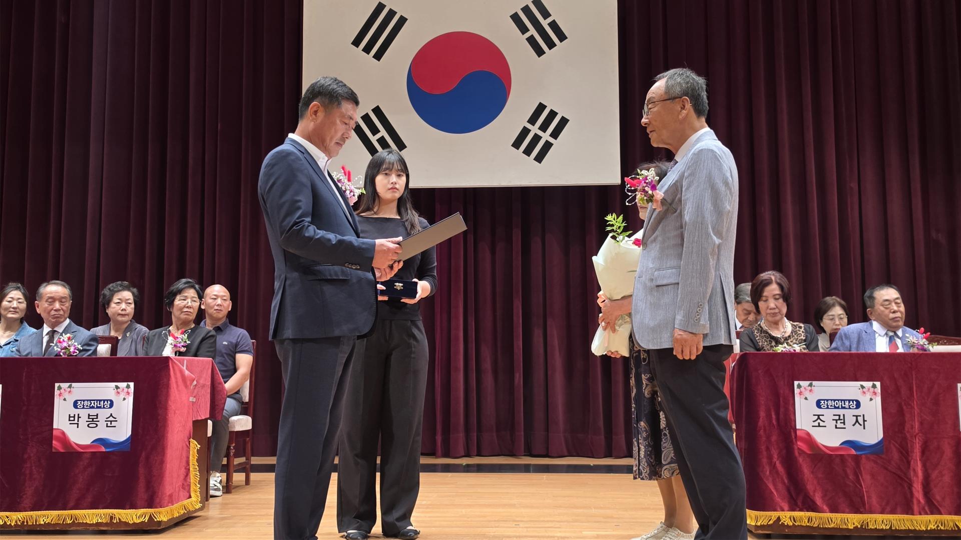 c0435cef5428c.jpg