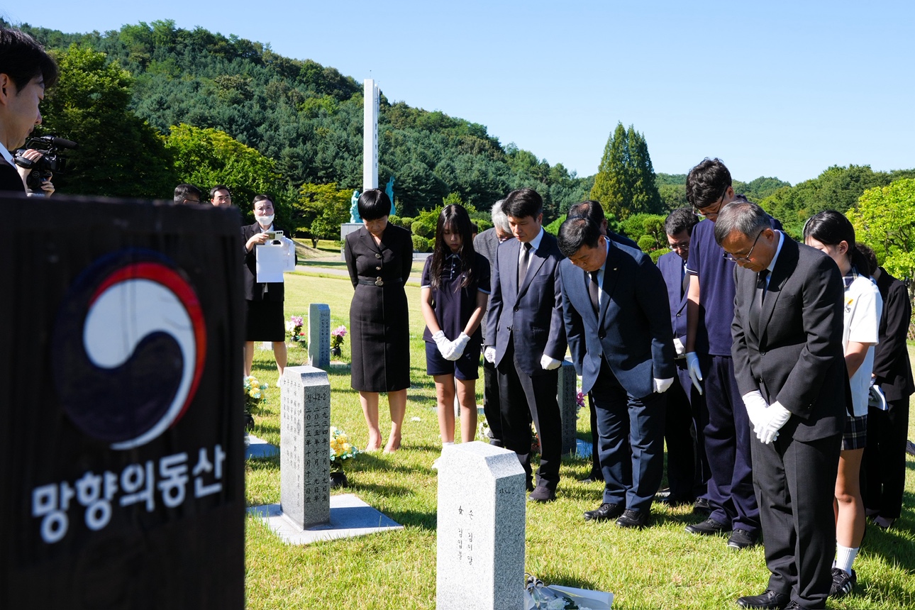 c8221e69f1f80.jpg