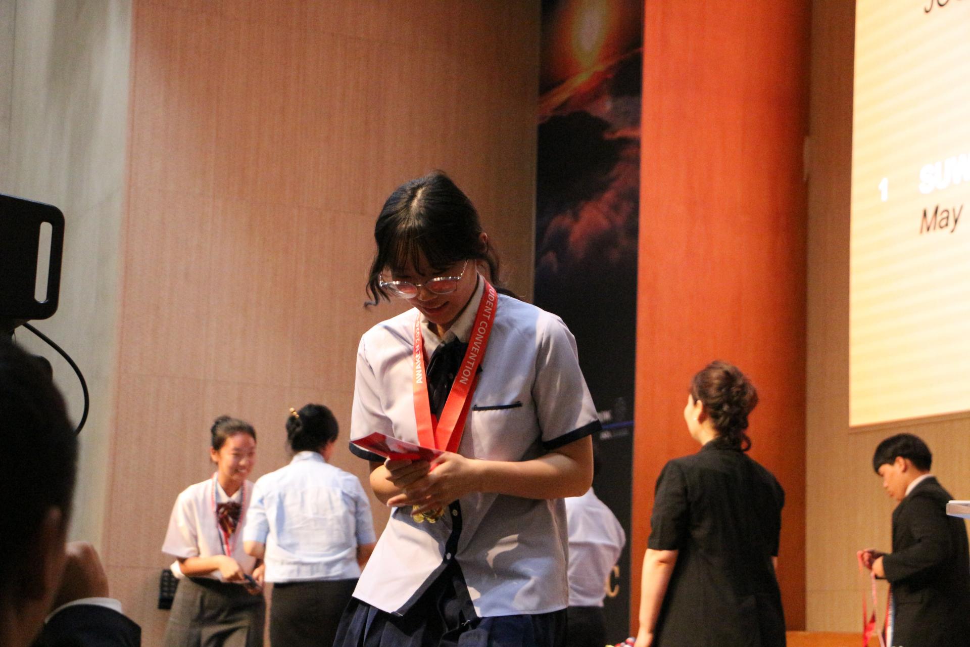 4fd63a841561d.jpg