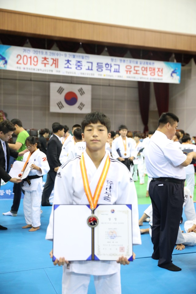 1f933c6095cfe.jpg