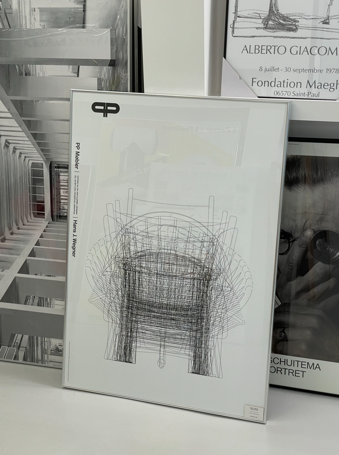 한스 웨그너 Hans J. Wegner - White overlay (액자 포함)