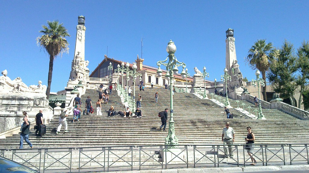 마르세유 중앙역(MARSEILLE SAINT-CHARLES) 도착