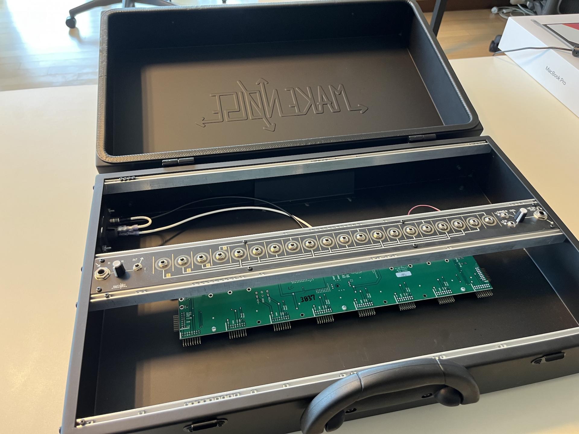 판매완료] - Make Noise 7U Metal CV Bus Case : 옥토모 OCTOMO