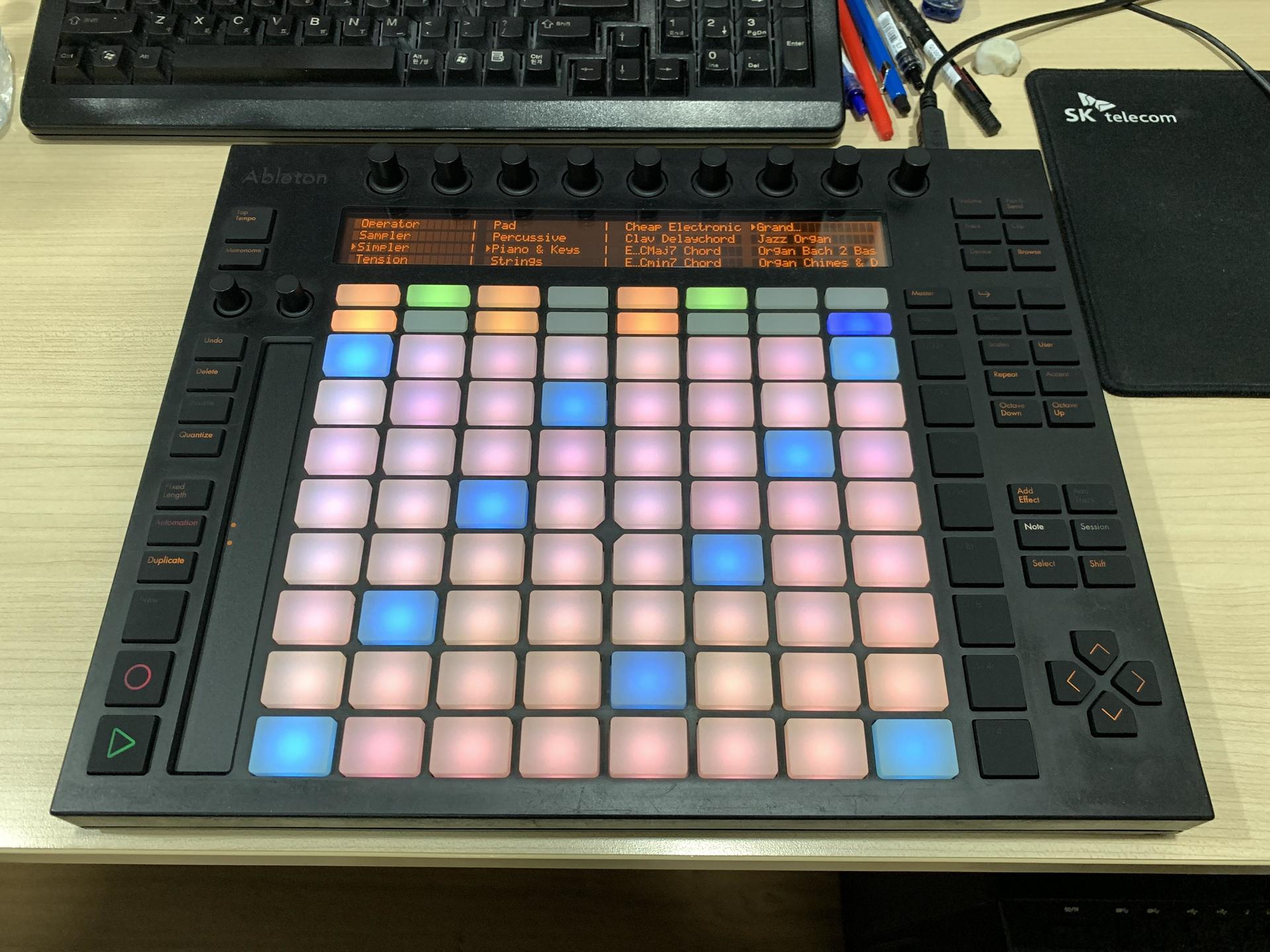 판매완료] 에이블톤 푸시 ableton push (아카이 제작 고급 런치패드 akai launchpad) : 옥토모 OCTOMO