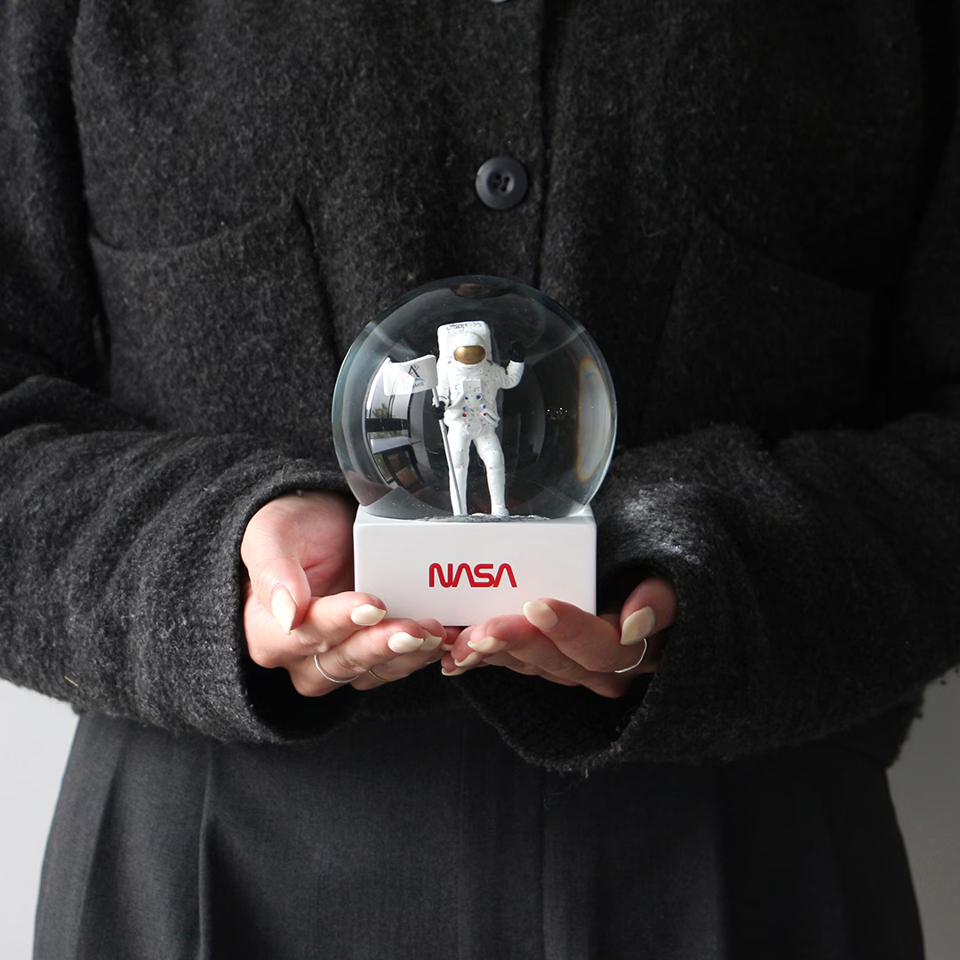 NASA SNOW GLOBE_JP
