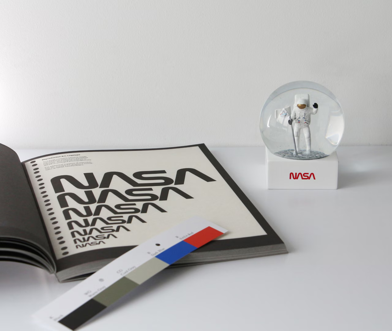 NASA SNOW GLOBE_JP