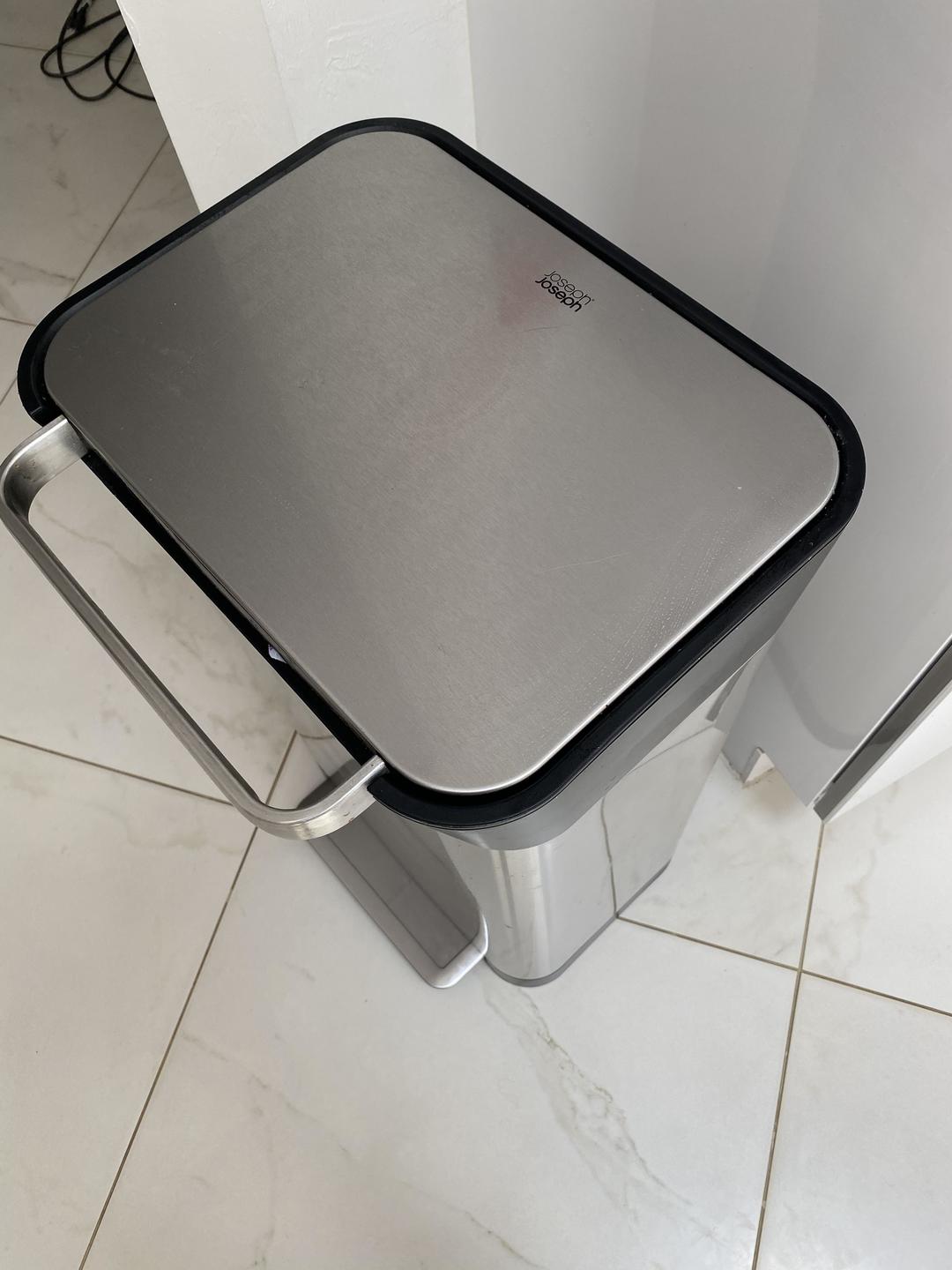 Joseph Joseph Trash can 15 UFKSAUF한인학생회