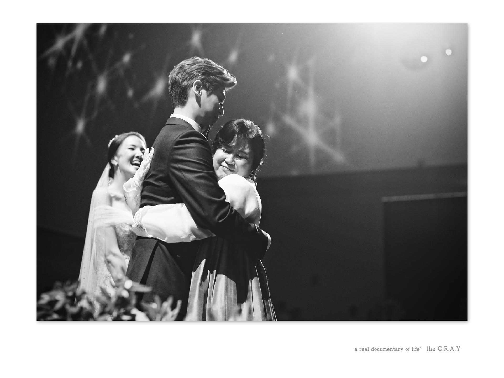 040 : 그레이스케일 - 감성과 소통으로 완성되는 추억