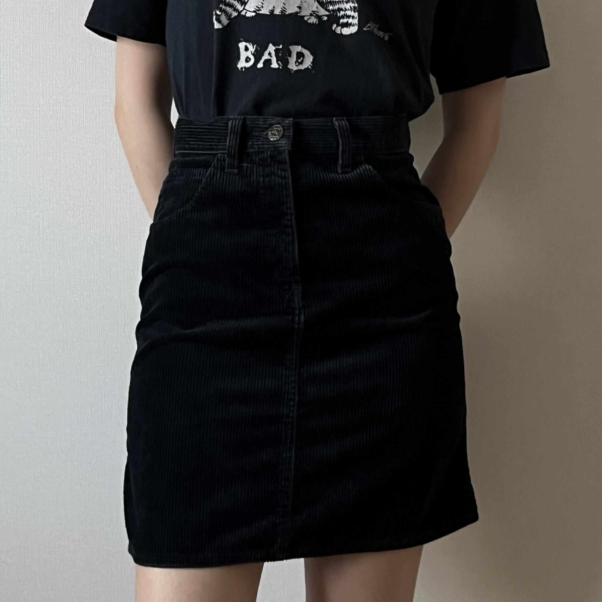 [ WOMAN ] Emporio Armani Metal Emblem Corduroy Mini Skirt