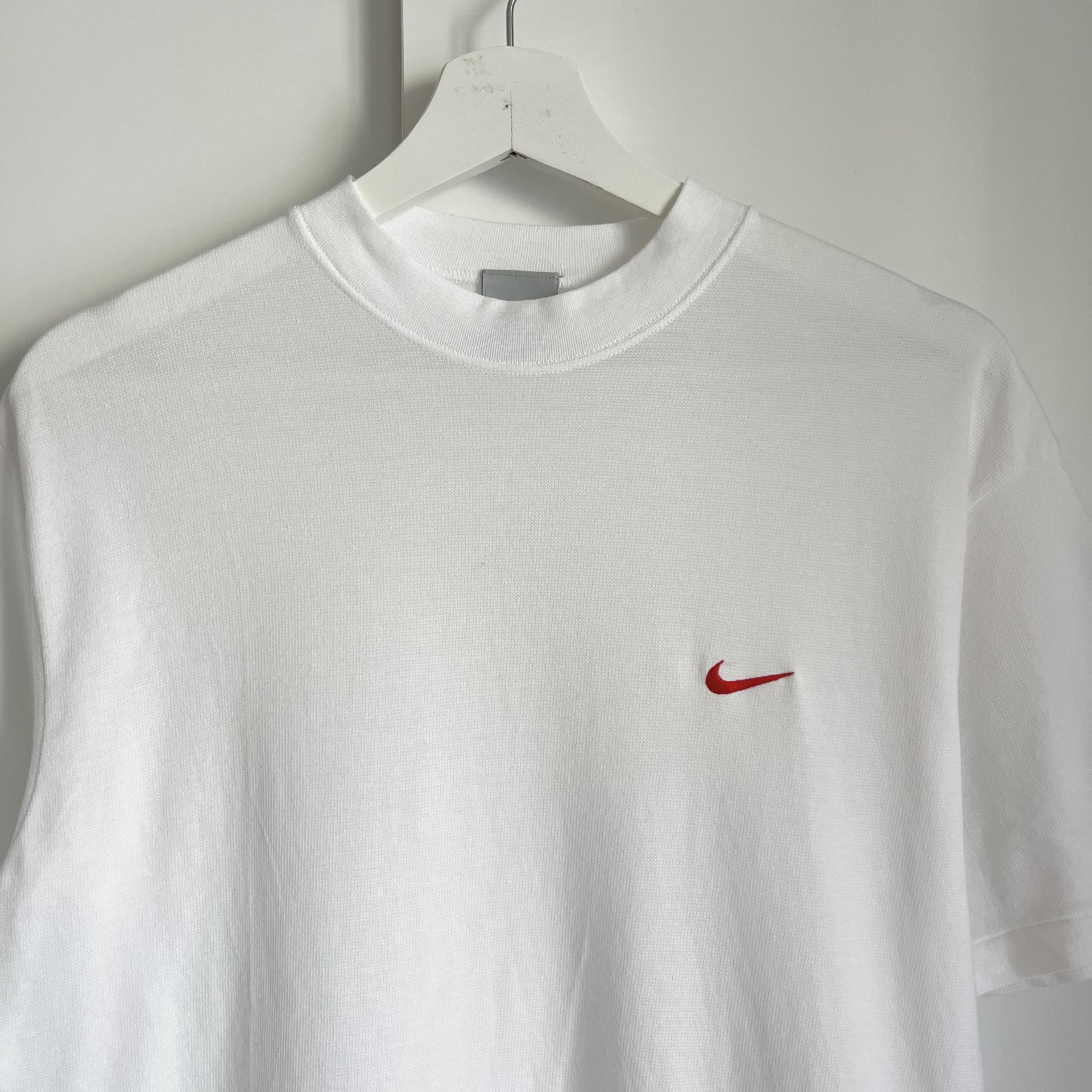 [ WOMAN ] NIKE Mini Swoosh T-Shirt