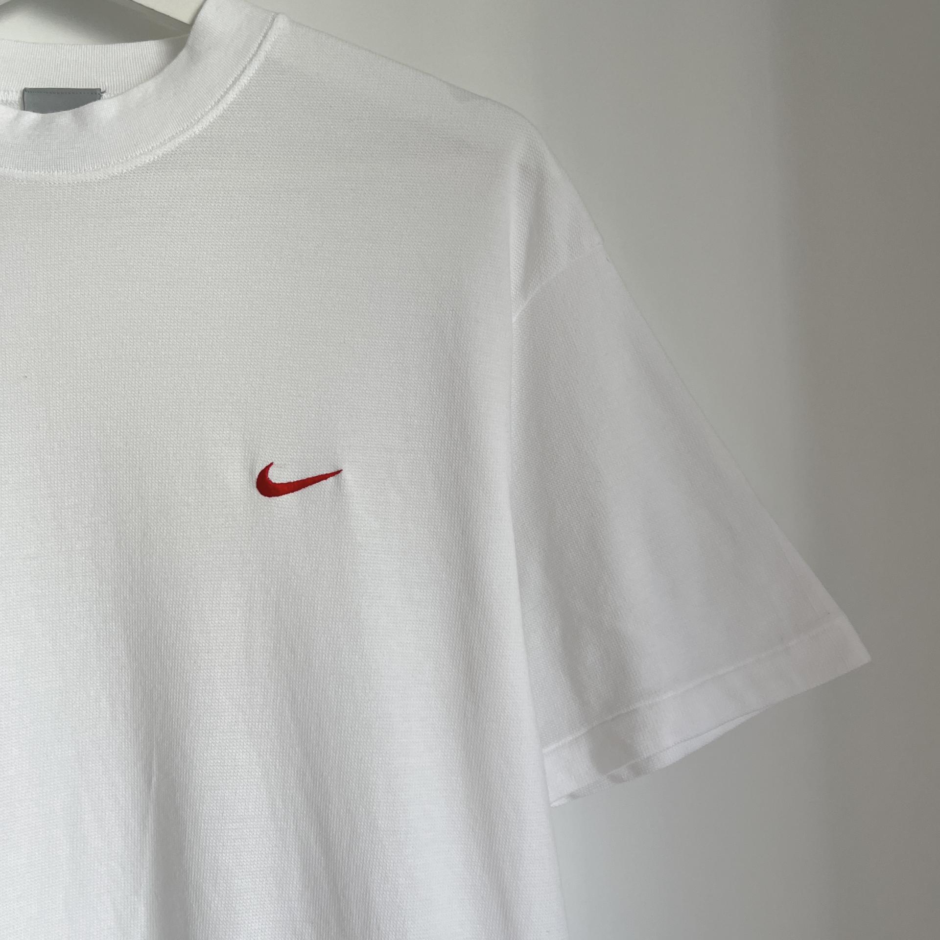 [ WOMAN ] NIKE Mini Swoosh T-Shirt