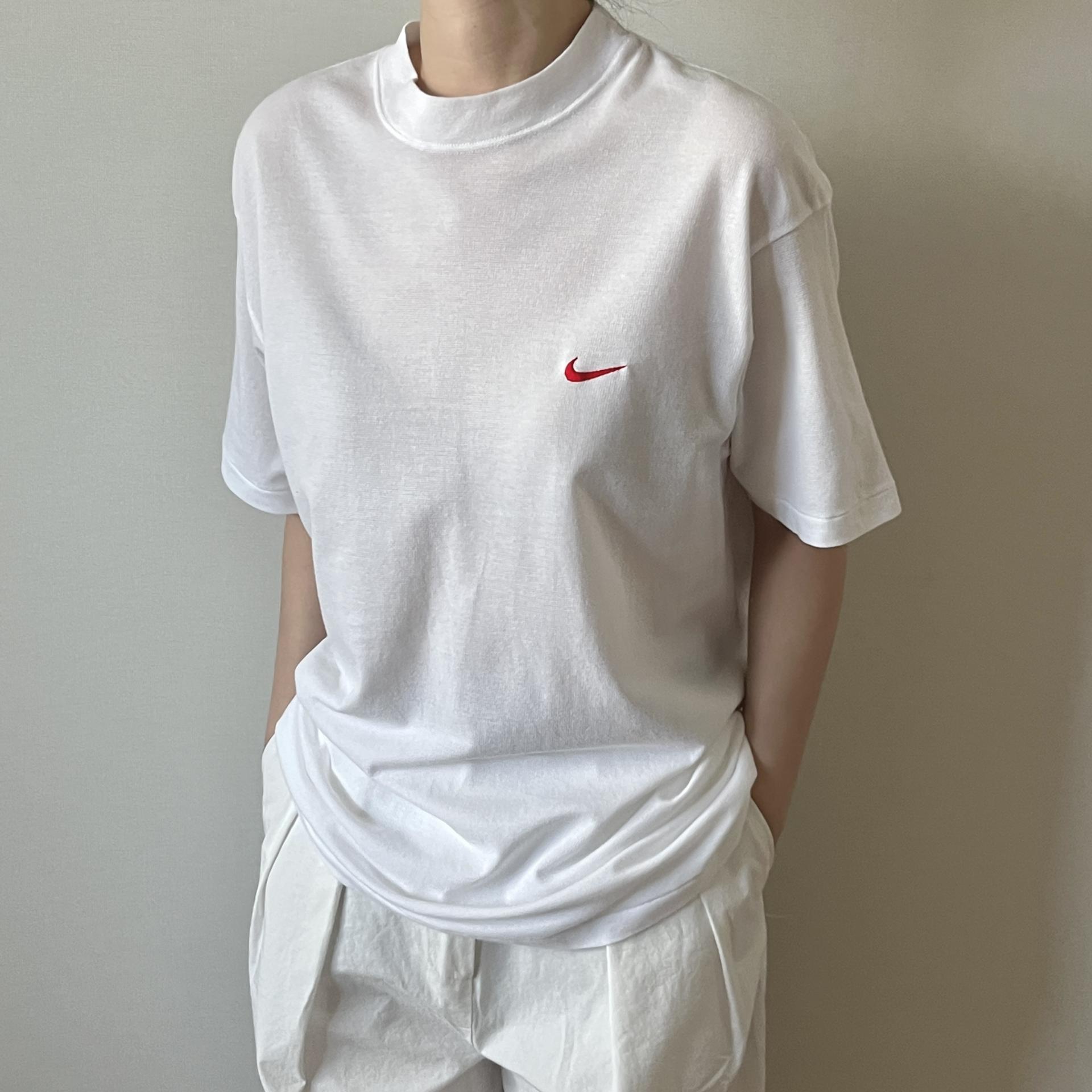 [ WOMAN ] NIKE Mini Swoosh T-Shirt