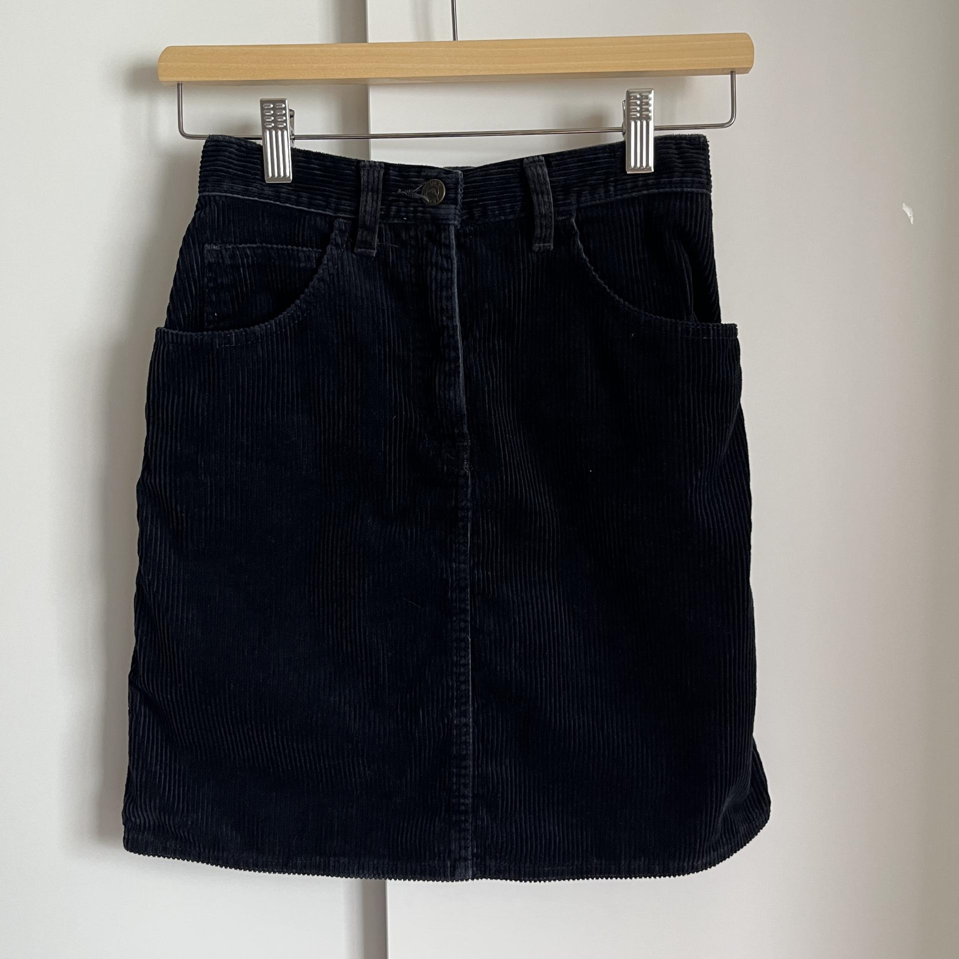 [ WOMAN ] Emporio Armani Metal Emblem Corduroy Mini Skirt