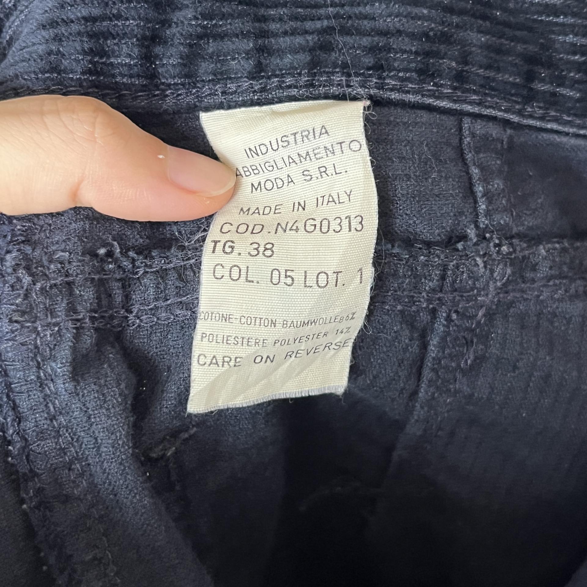 [ WOMAN ] Emporio Armani Metal Emblem Corduroy Mini Skirt