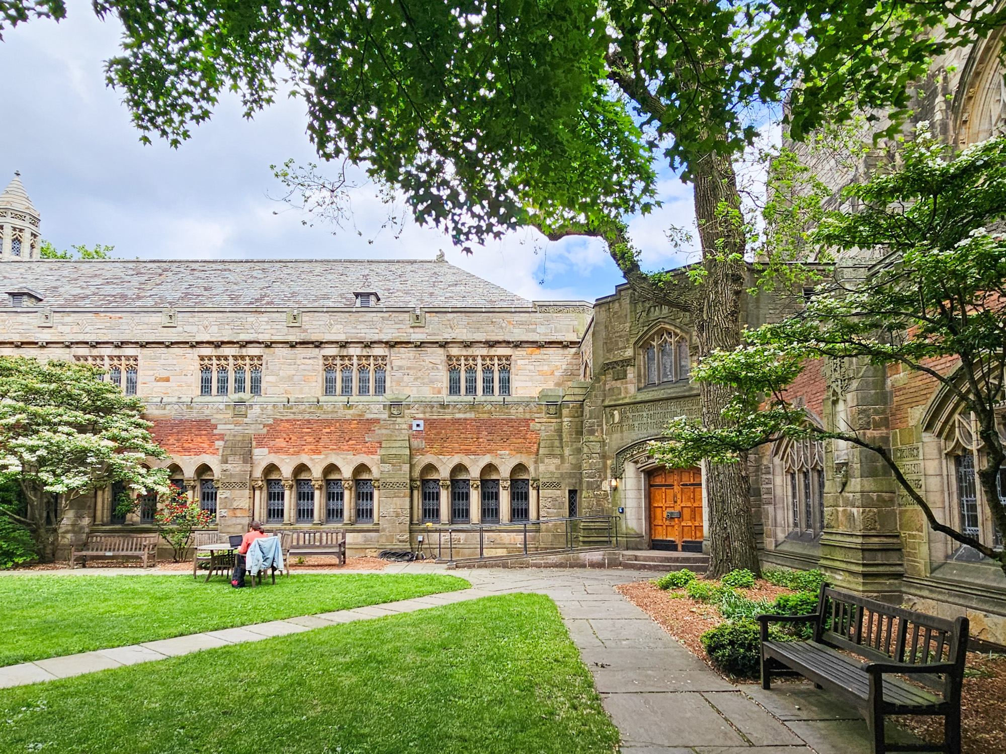 17f58f4472745.jpg