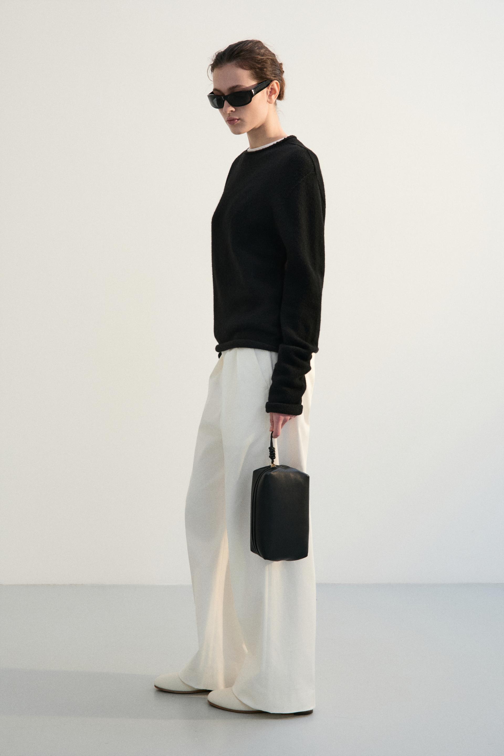 AGNES ROLLNECK KNIT SWEATER BLACK