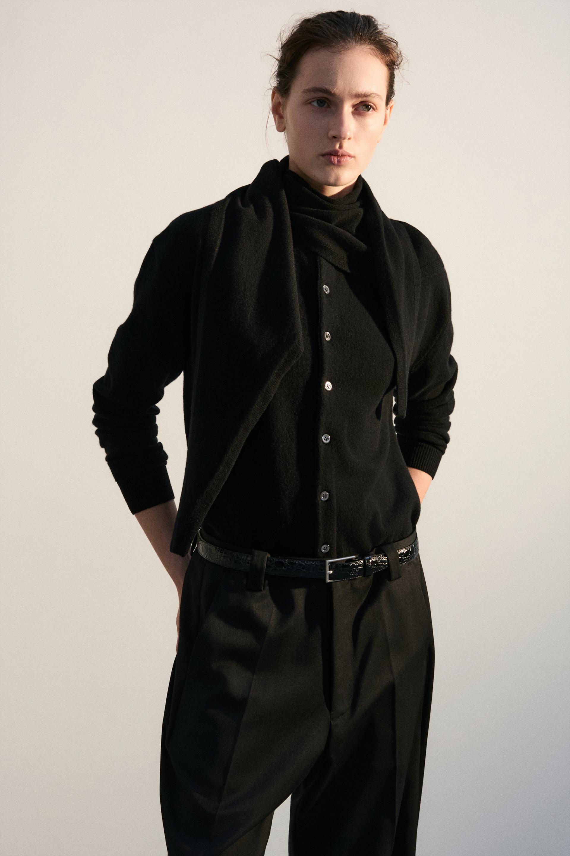 MERINO CLASSIC CARDIGAN BLACK