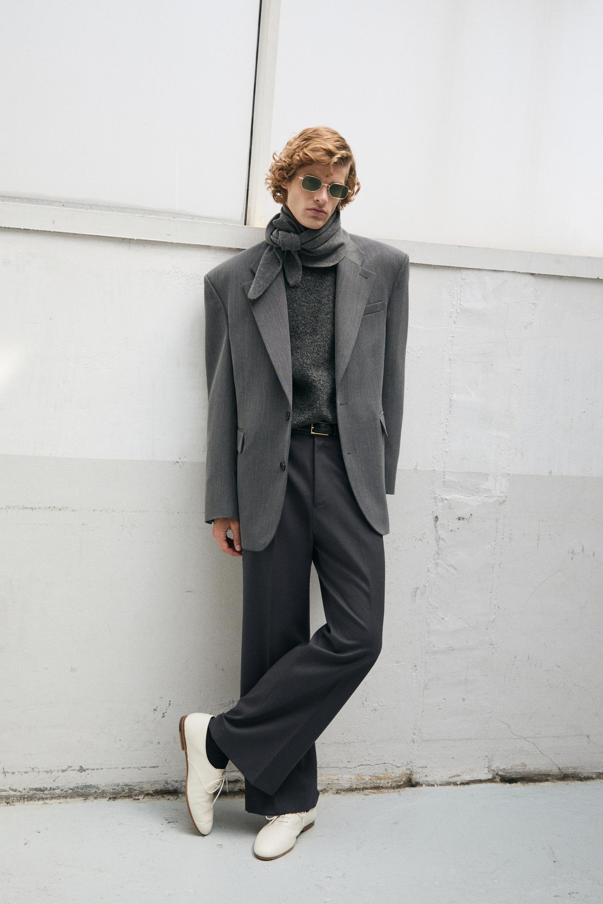 MERINO WOOL TRIANGULAR SCARF GREY