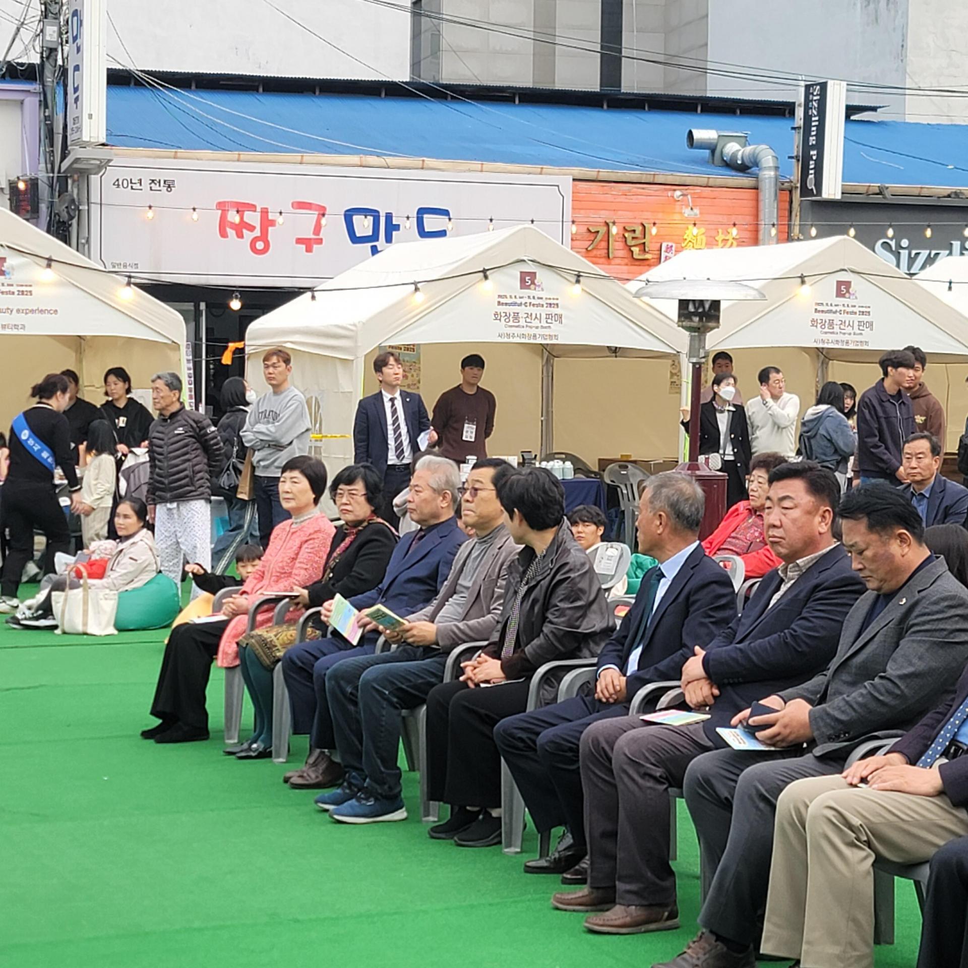 b942e357a60cb.jpg