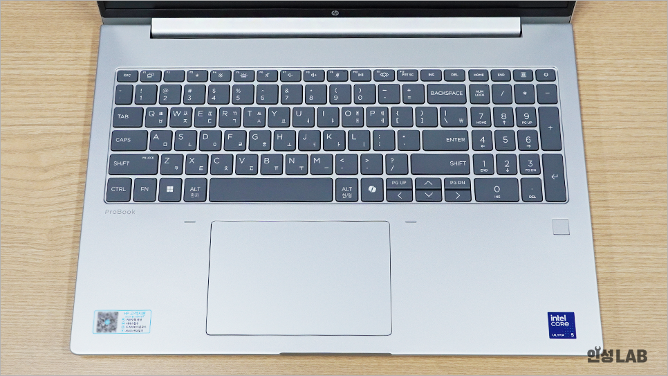 HP ProBook 4 G1i 노트북 자판 모습