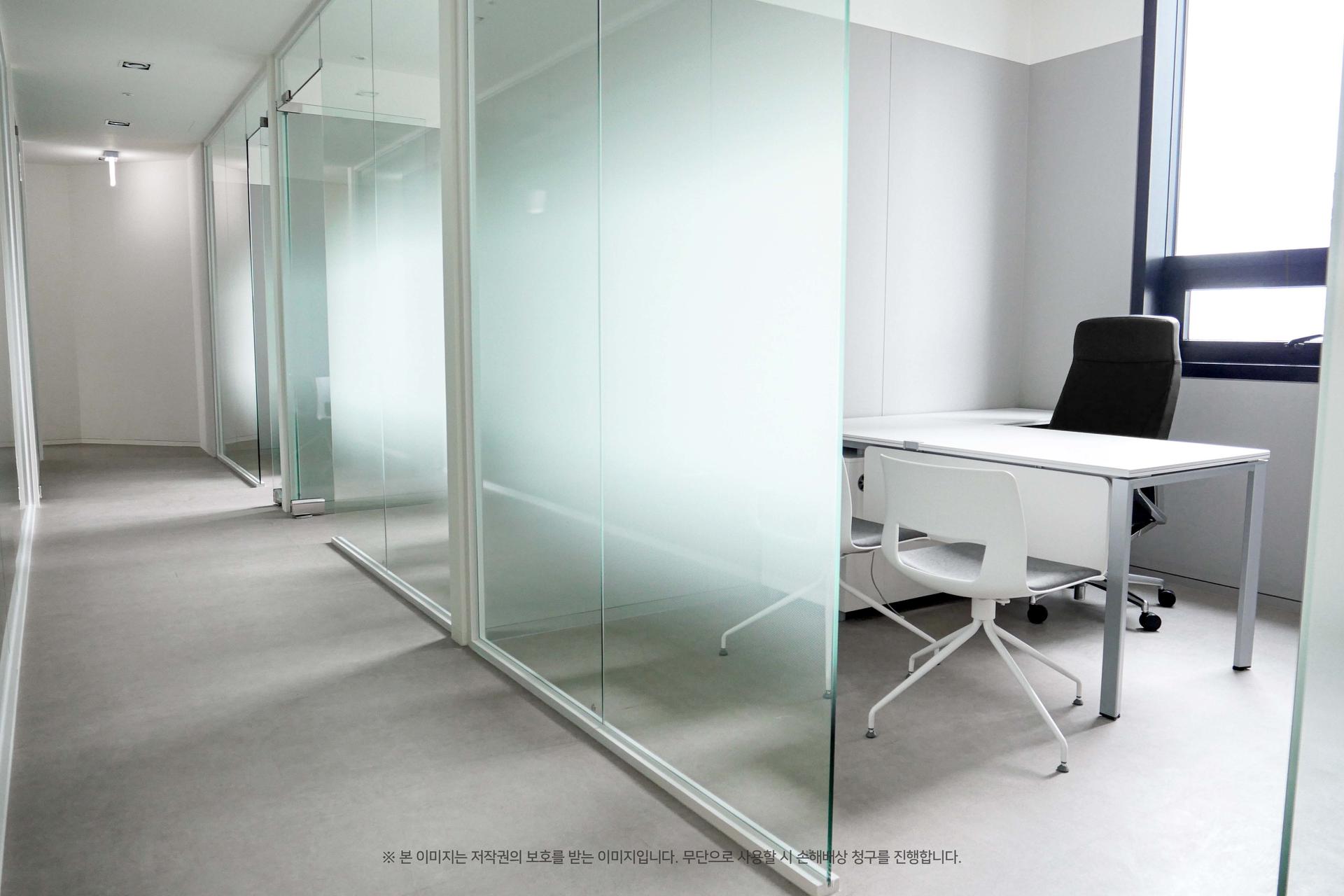 우리기술투자 : 퍼시스 컨설팅 오피스 납품사례