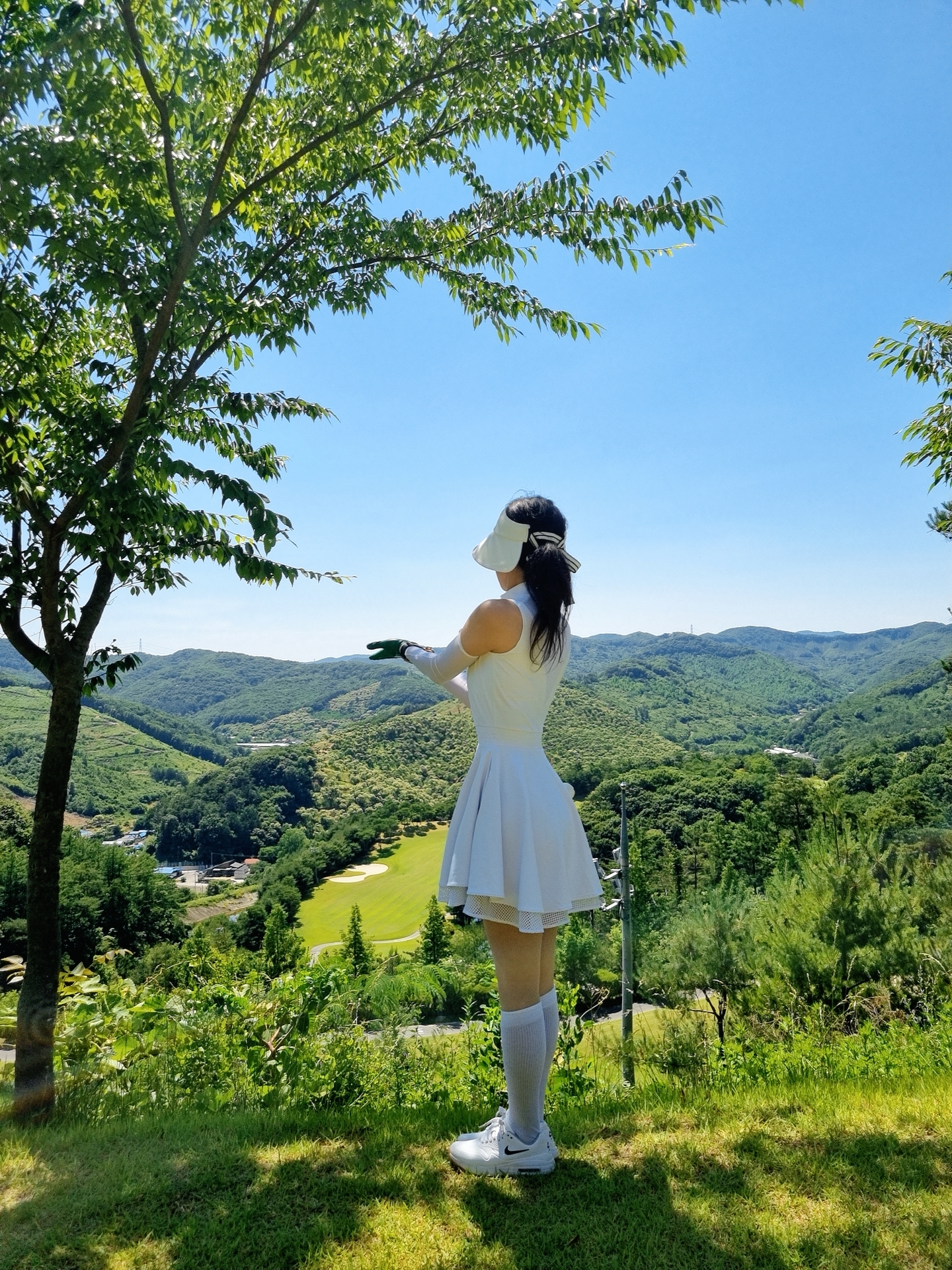 앞지퍼 더블 플레어 원피스 Zipper Double Flared Dress (White) : en