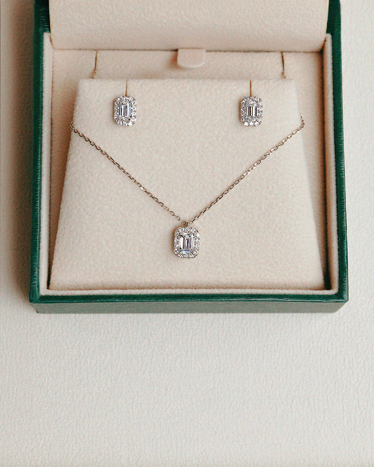 Lake Carat Earring