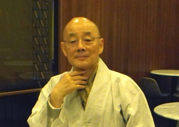 ‘평화의 길’ 이사장 명진스님